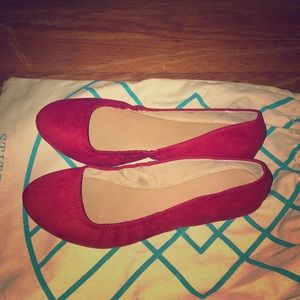 Tahari ‘violet ruched’ style red ballet flats